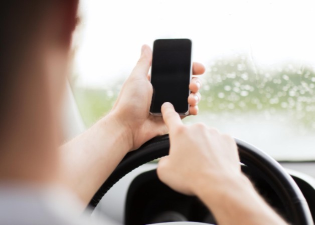 distracted driving accidents caused by social media