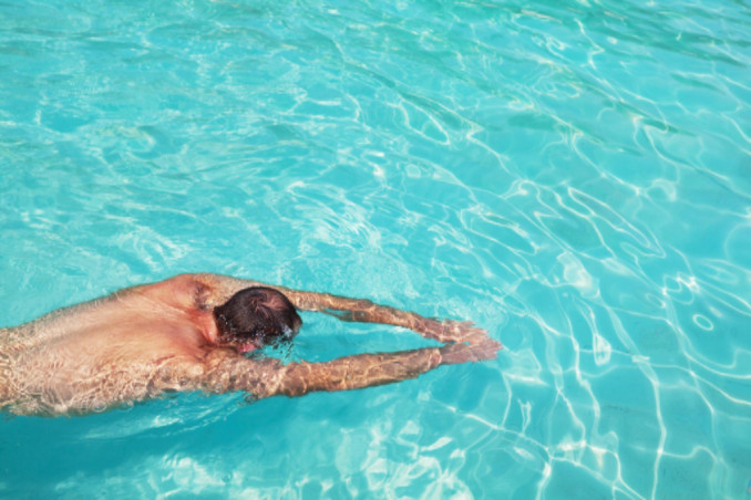 avoiding swimming pool accidents